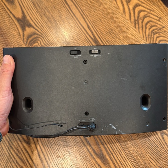 Philips Dual iPod/ iPhone Dock Clock Radio Speaker AJ7260D/37 - Picture 4 of 6